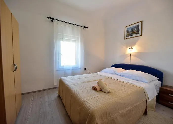In With Terrace, Air Conditioning, Wi-fi *