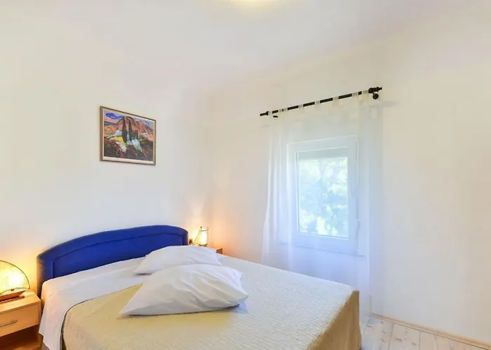 In With Terrace, Air Conditioning, Wi-fi *