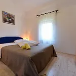 In With Terrace, Air Conditioning, Wi-fi